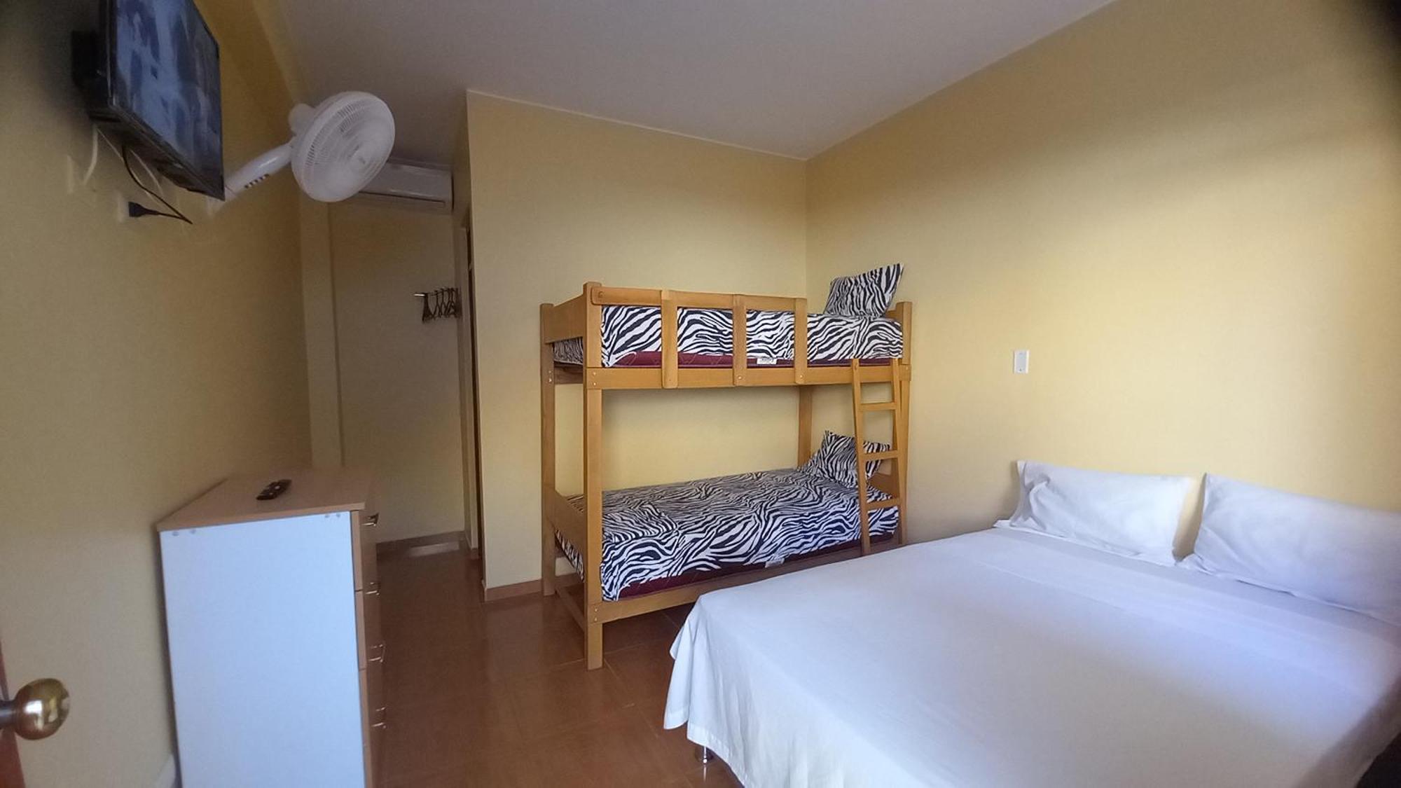 Hospedaje Ola Marina Mancora Bilik gambar